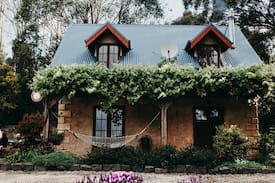 Apollo Bay Cabin | HIDEAWAY COTTAGE |Romantic getaway |Otway Views|Pizza Oven|