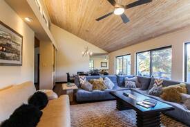 Bee Cliffs House | LAKE AUSTIN WATERFRONT