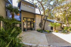 Bee Cliffs House | LAKE AUSTIN WATERFRONT
