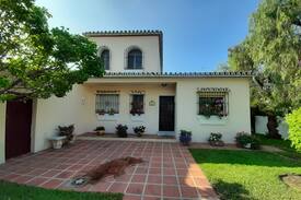Urbanizacion Marbessa Villa | CASA EMILIO JOSÉ EN LA MEJOR PLAYA DE MARBELLA