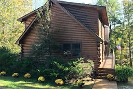 Clarksville Cabin | Stillwater's Cabin - WATERFRONT LOG HOME! HOT TUB!