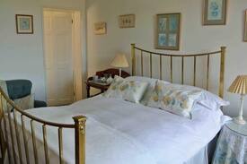 Criggion Bed & Breakfast | Brimford House B&B Primrose room double