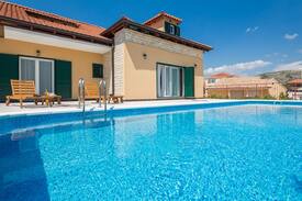 Dugopolje Villa | Villa Mia Dugopolje Split Croatia ,Heated pool