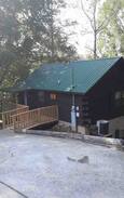 Sevierville Cabin | Always Gone Fishing*Rivers Edge*WIFI* Hot Tub*