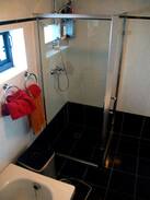 Almere Stad Bed & Breakfast | 1-4 ROOMS voor familie en groepen.. 6 pers. ROOM1