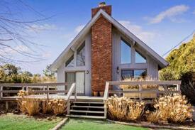 Beach Hampton House | Charming light-filled Amagansett Dunes beach house
