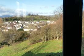 Kendal House | Beautiful Room & Private Bathroom- Hayfell Rise