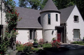 Youngstown House | "Elite Retreat" Castle "North Wing"