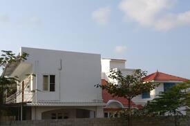 Sholinganallur House | Spacious Comfort among Greenery in Sholinganallur