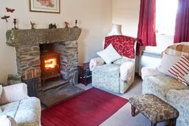 Glenlivet House | MYRTLE COTTAGE, pet friendly, with open fire in Tomintoul, Ref 21704