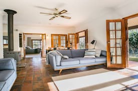 Berrima House | Dogwood - rustic bush retreat in Berrima