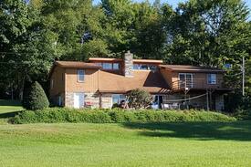Starford Villa | Raspberry Retreat House Clymer Pennsylvania