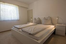 Gaienhofen House | Ferienhaus Bischof, (Gaienhofen), Haus, 120 qm, 3 Schlafzimmer, offene Galerie, Wohn- und Schlafzimmer, Terrasse, max. 9 Personen + 1 Kleinkind