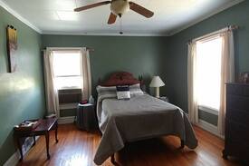 Huntington House | Gov. Manor Master Bedroom Food included