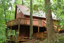 Nashville House | Wooded &Fabulous Brown County Cabin