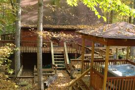 Nashville House | Wooded &Fabulous Brown County Cabin