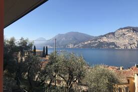 Cassone House | Villa Lory-Appartamento in villa vista lago
