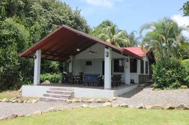 Ojochal House | Casa Linda - 2 BR Mountain-View home with pool