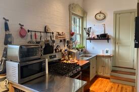 Piermont Apartment | Animal Lovers Only......