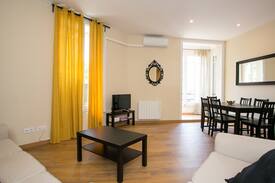 Esquerra de l'Eixample Apartment | Spacious 3Br 2 Ba City Center. Monthly rental