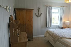 Cylch-Y-Garn Cabin | Rhos Y Pant Near Cemaes Bay sleeps 8