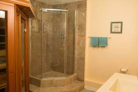 Bloomington House | Winter Getaway: Hot Tub, Sauna, Jacuzzi