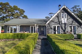 Browns Mountain Villa | Woodlands luxury retreat near Berry