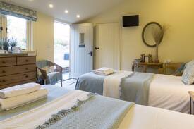 Lugwardine Bed & Breakfast | The Steppes B&B Blue Room