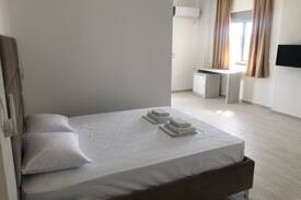Bregvija House | Twin Room - CAPITAL ROOMS