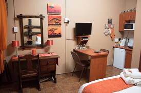 Tshwane Other | Belihante Lodge - Vinkie