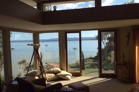 Beach Haven Villa | Waterfront Luxuary Accomodation
