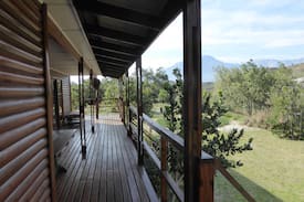 Slanghoek Cabin | Bains Kloof Cabin on the banks of the river