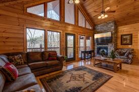 Gatlinburg - Pigeon Forge House | Hickory Hollow Lodge, 8 Bedrooms, Pool Table, Theater Room, WiFi, Sleeps 20