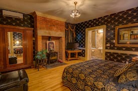 East Dubuque Villa | Captain Merry Mansion—4:20 Friendly