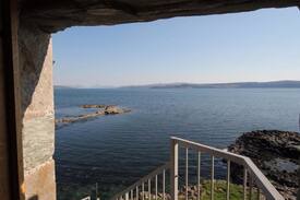 Ardnamurchan Peninsula Cabin | Macdonald Cottage (Inside Mingary castle walls)