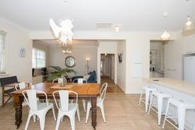 Armidale City Centre House | Yellow Door - city centre hideaway