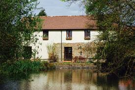Torrington Cabin | Otters Cottage, Lilypond Cottages