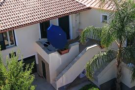 Gasponi House | Villa Garden - Case Vacanze con Piscina