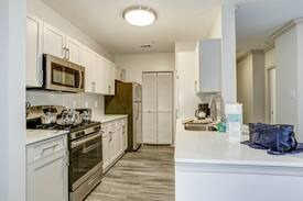 Springfield Apartment | Spacious 2 Bedroom 2 Bathroom Springfield