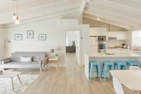 Rye House | Seaesta Rye - Just Relax by the Pool