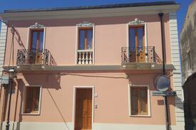 Giba Bed & Breakfast | La Residenza B&B/Casa Vacanze