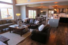 Diamond Valley House | Willow Manor
