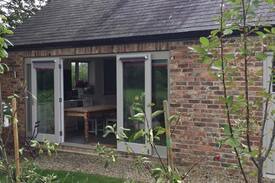 Whixley House | Spacious Garden Studio Flat@The Old School