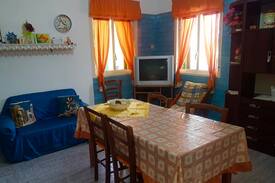 Linosa House | Casa Ilenia in paese