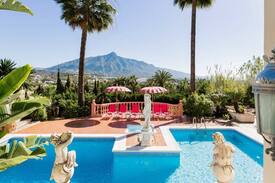 Nueva Andalucia Villa | Puerto Banús Most Exclusive 8 Bedroom Villa!