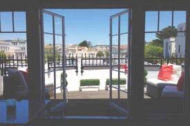 Marina District Apartment | Luxury Flat in Marina District