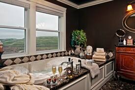 Touchet Bed & Breakfast | Italian Suite - Cameo Heights Mansion