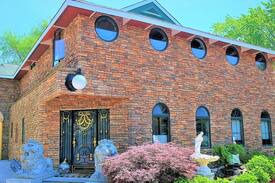 Aquebogue Bed & Breakfast | Victorville by the Sea Waterfront Mansion Sleep:45