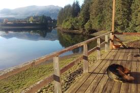 Seldovia Village House | Lagoon Pt Cabin - Green Room (private bedroom)