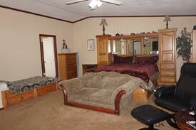 Hutchinson County Cabin | Cozy Country Getaway